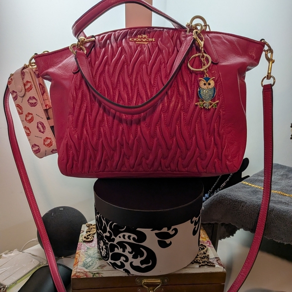 Coach Vintage  Fuchsia Pleated Leather Shoulder/Crossbody - Picture 3 of 15